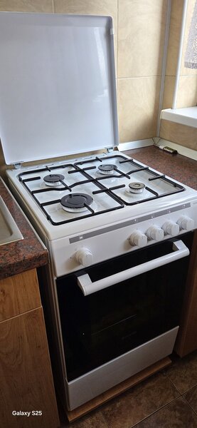 Piata Ramnicu Sarat, Titan, 100 m de Mall Park Lake Plaza,